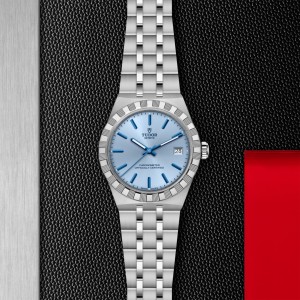 TUDOR Royal thumb 1