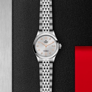 TUDOR 1926 thumb 1