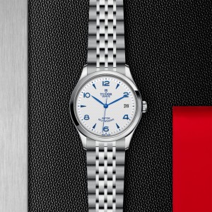 TUDOR 1926 thumb 1