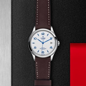 TUDOR 1926 thumb 1