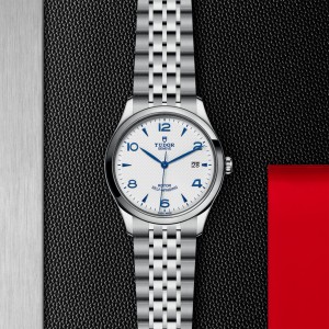 TUDOR 1926 thumb 1