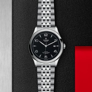 TUDOR 1926 thumb 1