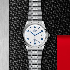 TUDOR 1926 thumb 1