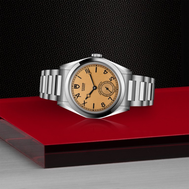 TUDOR Monarch slide 1