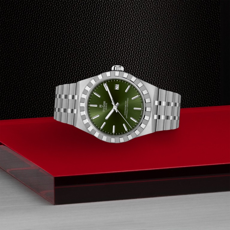 TUDOR Royal slide 1