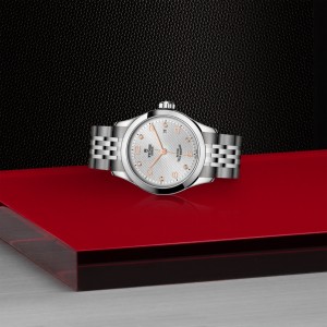 TUDOR 1926 thumb 1