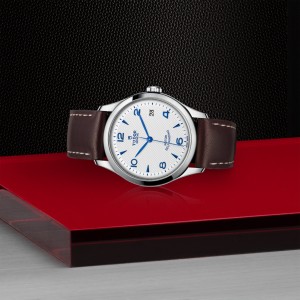 TUDOR 1926 thumb 1