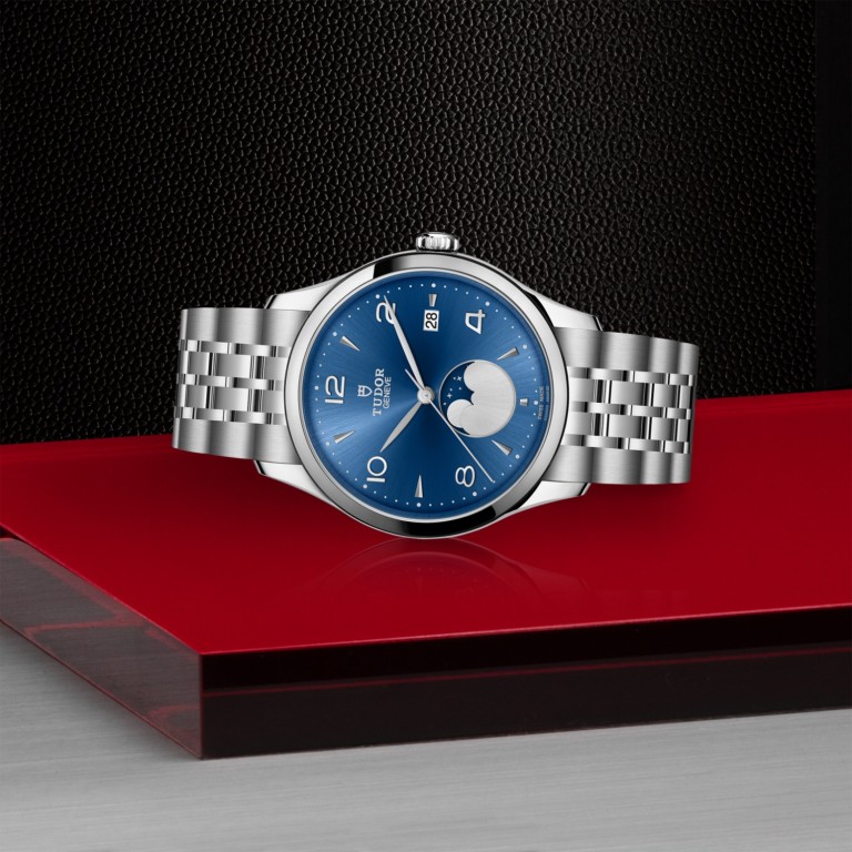 TUDOR 1926 Luna slide 1