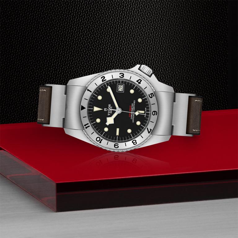 TUDOR Black Bay P01 slide 1