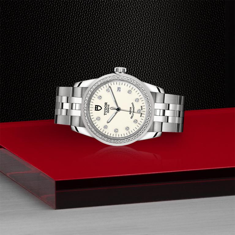 TUDOR Glamour Date slide 1