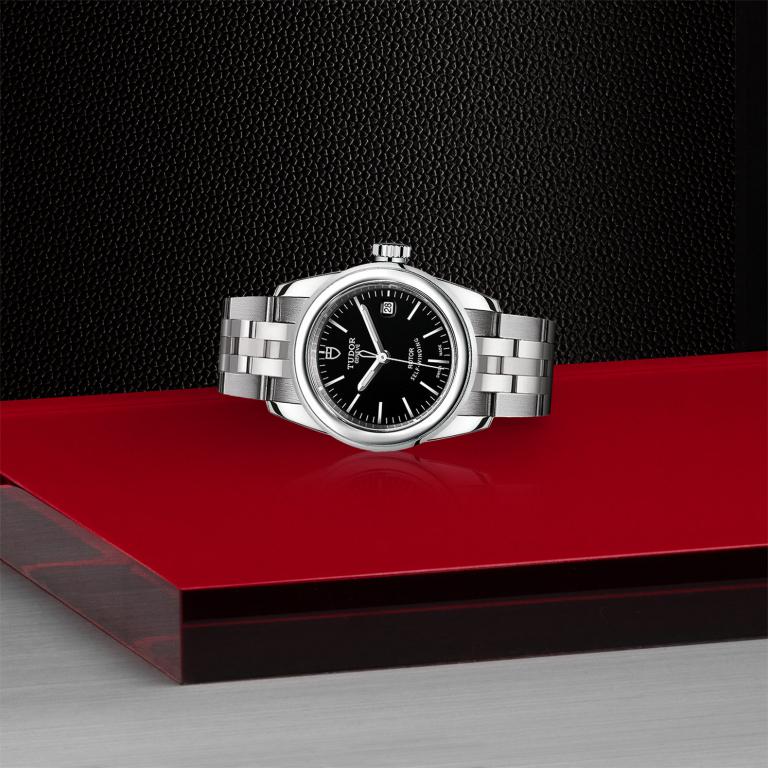 TUDOR Glamour Date slide 1