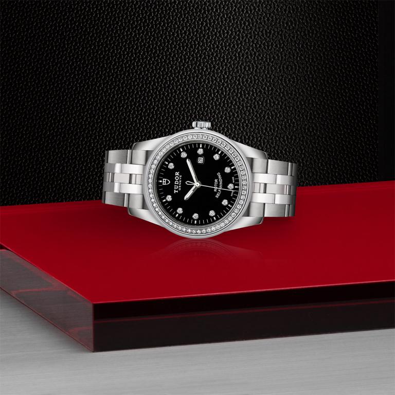 TUDOR Glamour Date slide 1