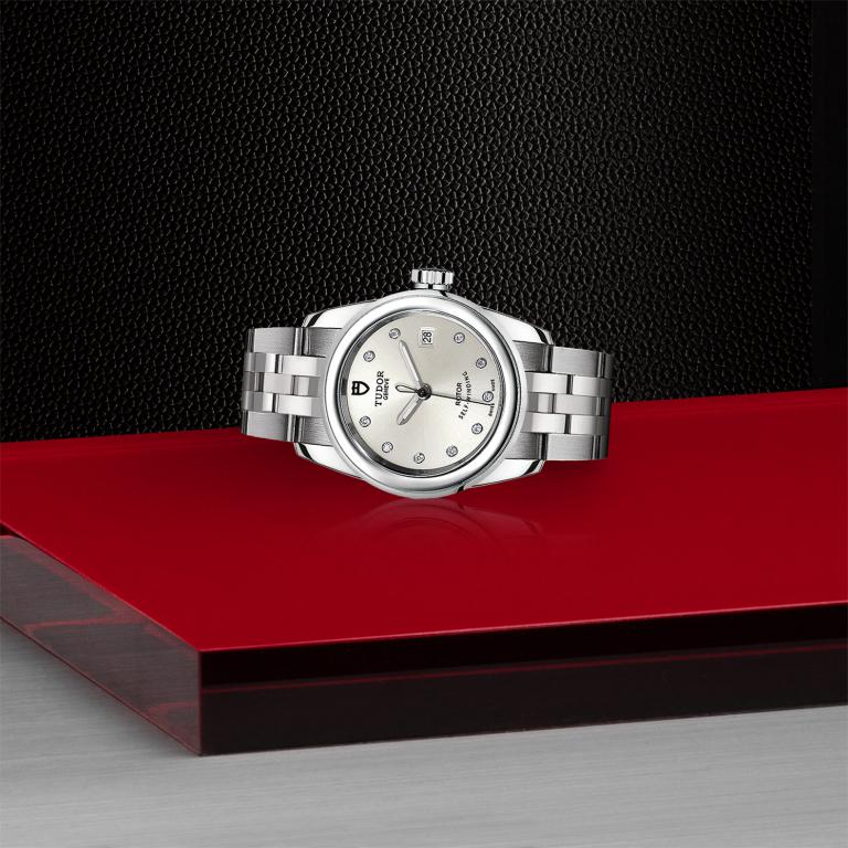 TUDOR Glamour Date slide 1