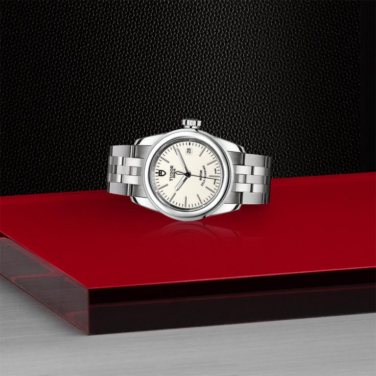 TUDOR Glamour Date slide 1