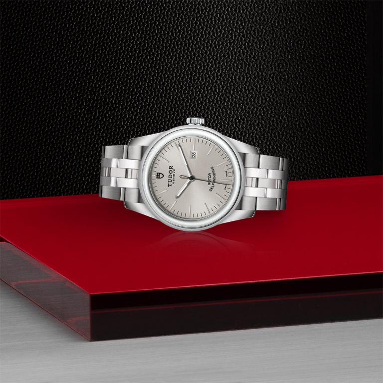 TUDOR Glamour Date slide 1
