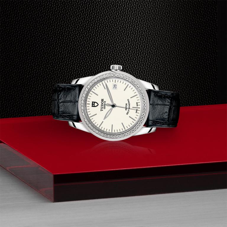 TUDOR Glamour Date slide 1