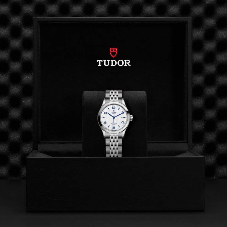 TUDOR 1926 slide 1