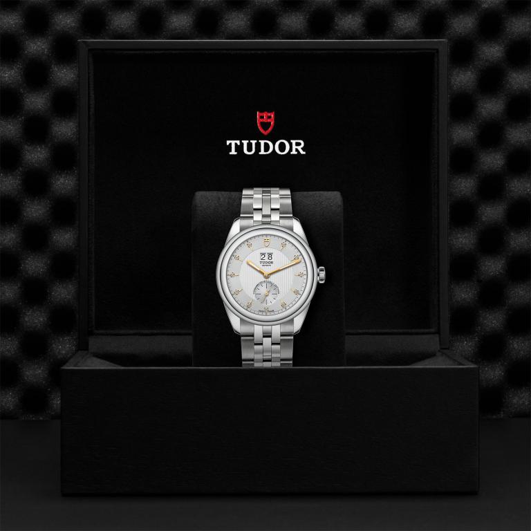 TUDOR Glamour Double Date slide 1