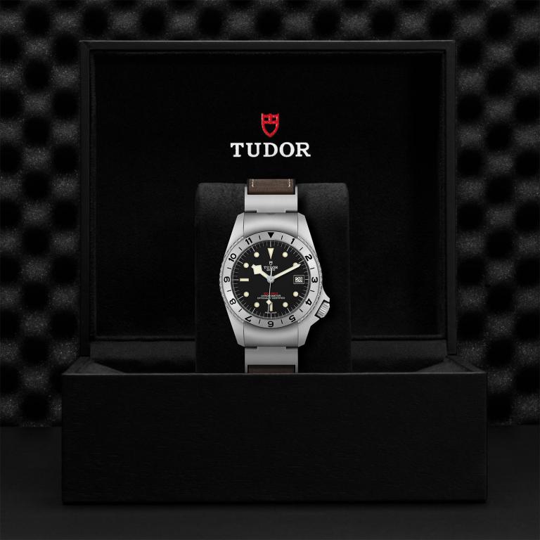 TUDOR Black Bay P01 slide 1
