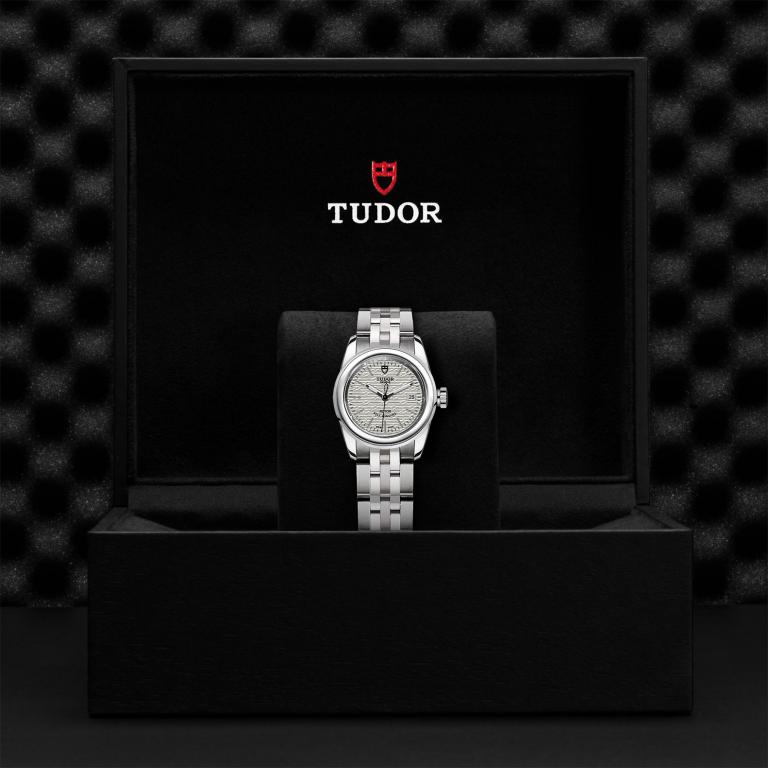 TUDOR Glamour Date slide 1
